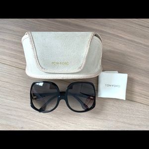TOM FORD sunglasses model “Scarlet” TF79 black